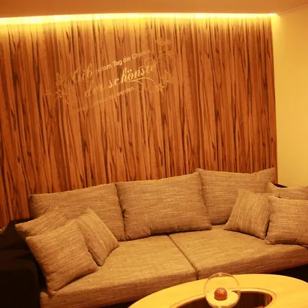 Haus Kartoner Pensión 3*